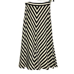 Ann Taylor Flare Maxi Skirt in V Pattern. Navy & Cream